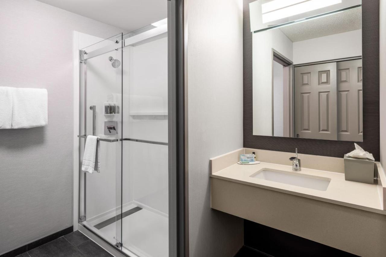 Courtyard By Marriott Colorado Springs South Hotel Екстериор снимка
