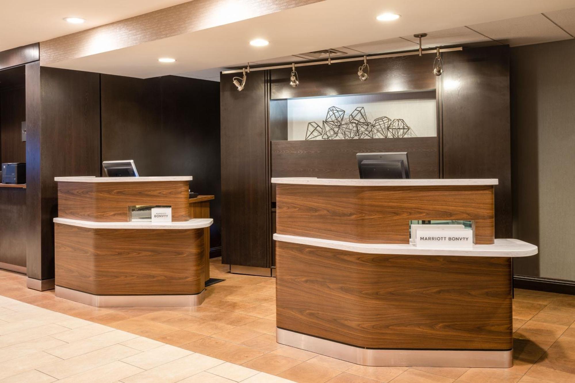 Courtyard By Marriott Colorado Springs South Hotel Екстериор снимка