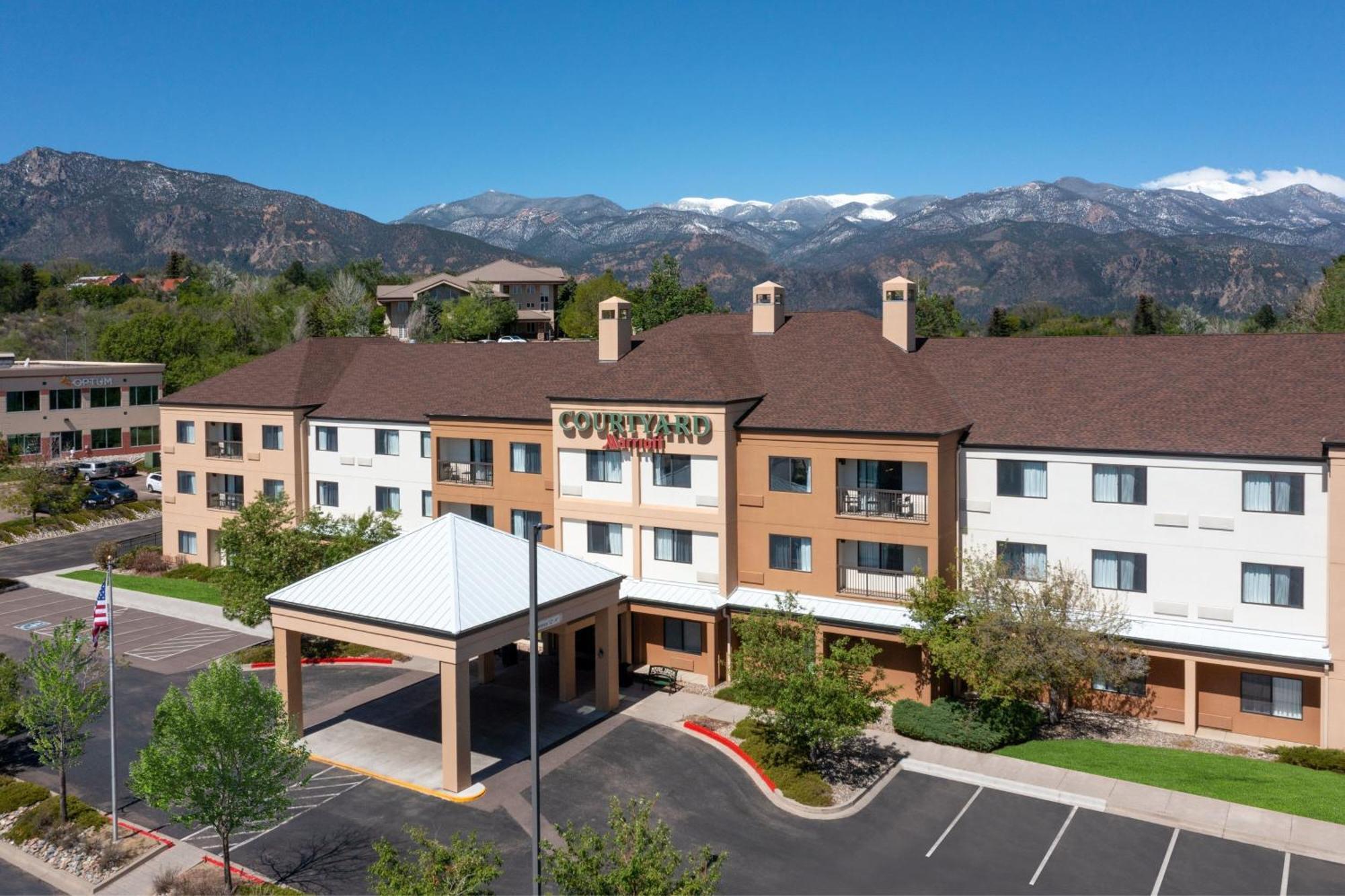 Courtyard By Marriott Colorado Springs South Hotel Екстериор снимка