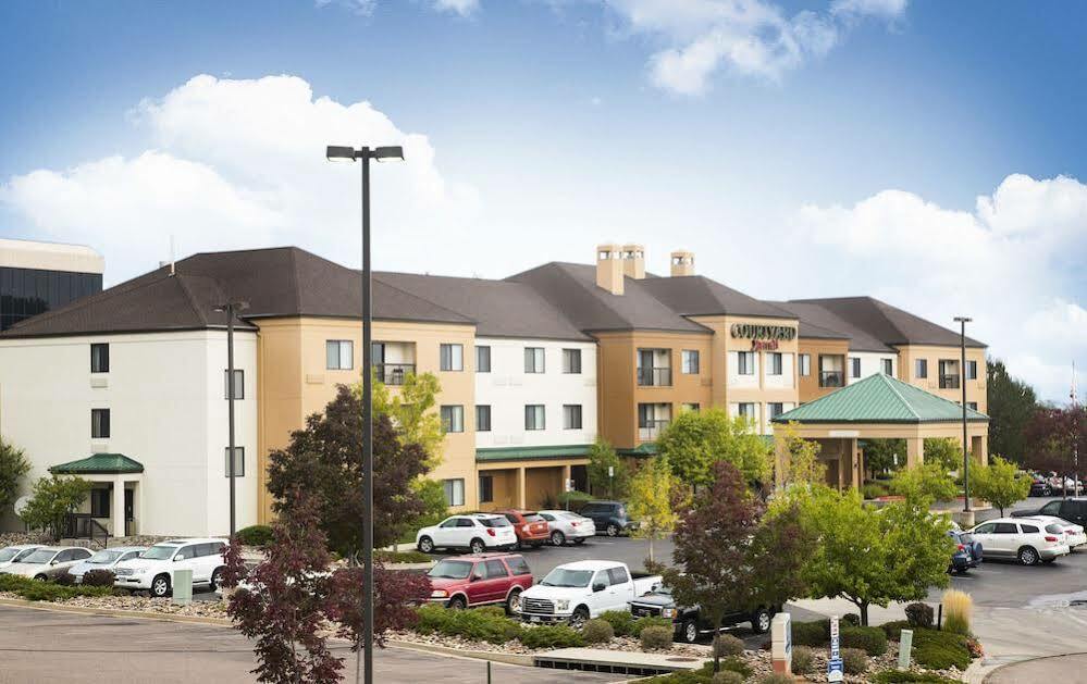 Courtyard By Marriott Colorado Springs South Hotel Екстериор снимка